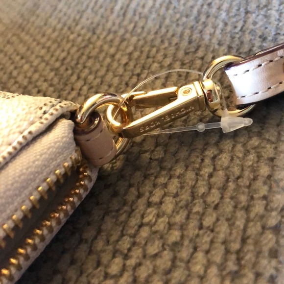 Michael Kors Multi-Functional Wallet & Phone Case - Picture 7 of 8